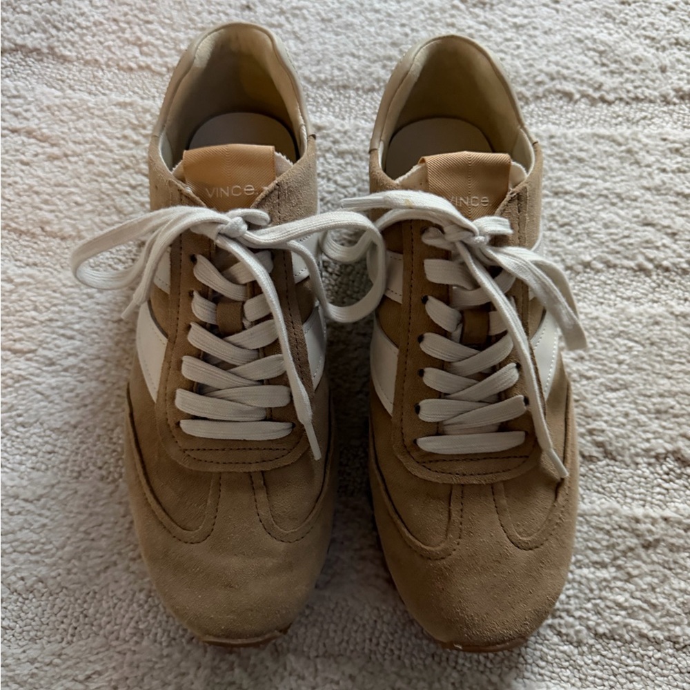 Vince Men's Beige and White Sneakers